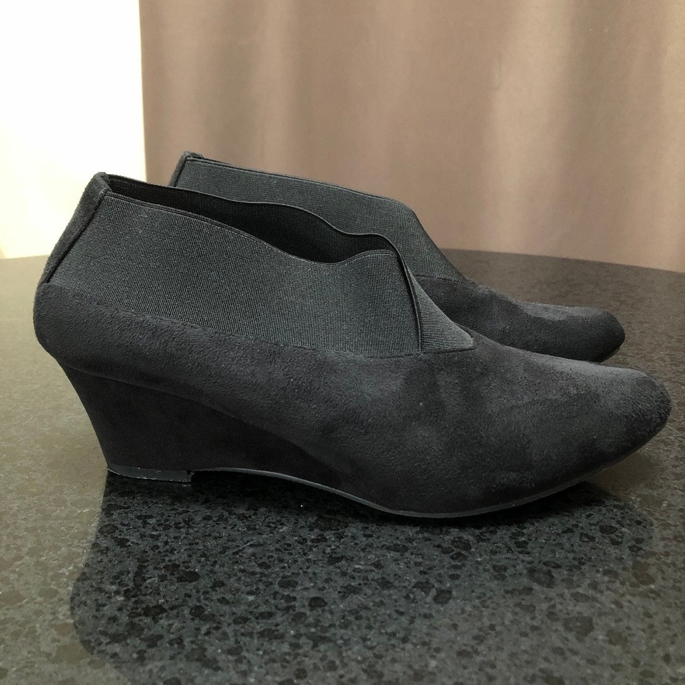 Pazzo Black Ankle Bootie size 8